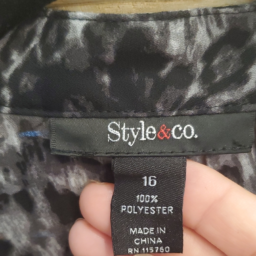 Vtg. Style &Co. Animal Print Ruffle neck Blouse Whimsygoth Sz 16- Black and Gray - Picture 3 of 10